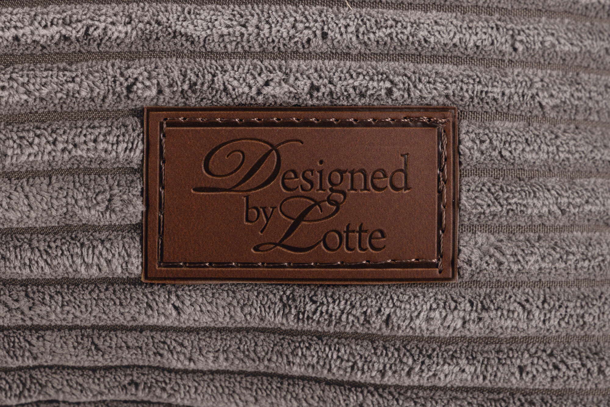 Designed by Lotte Hundeliegebett "Ribbed"