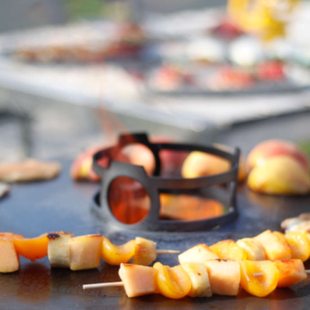 Petromax FEUERHAND Plancha Grillplatte zu Pyron Feuertonne