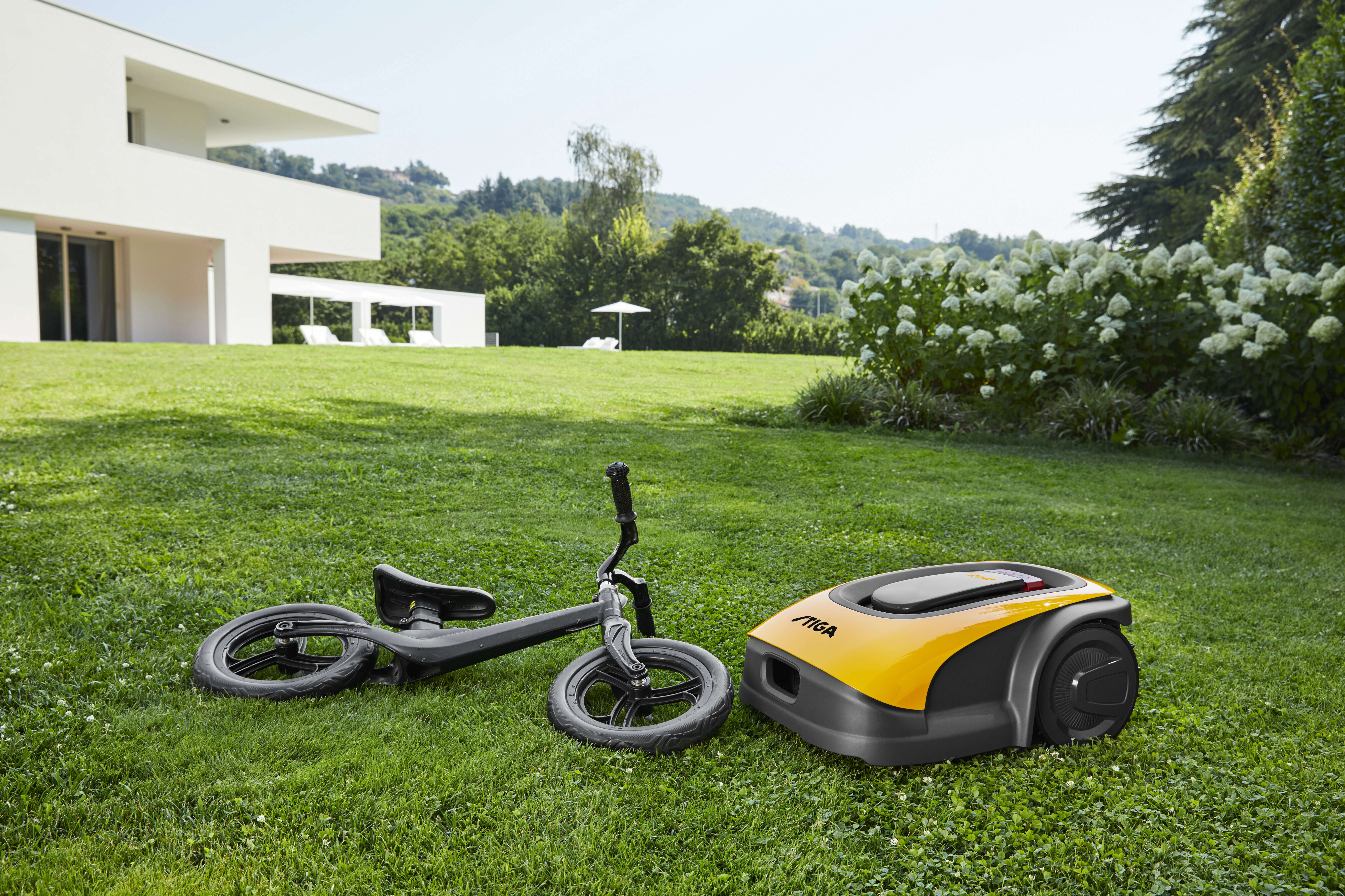 STIGA Autonomer Mähroboter A 750