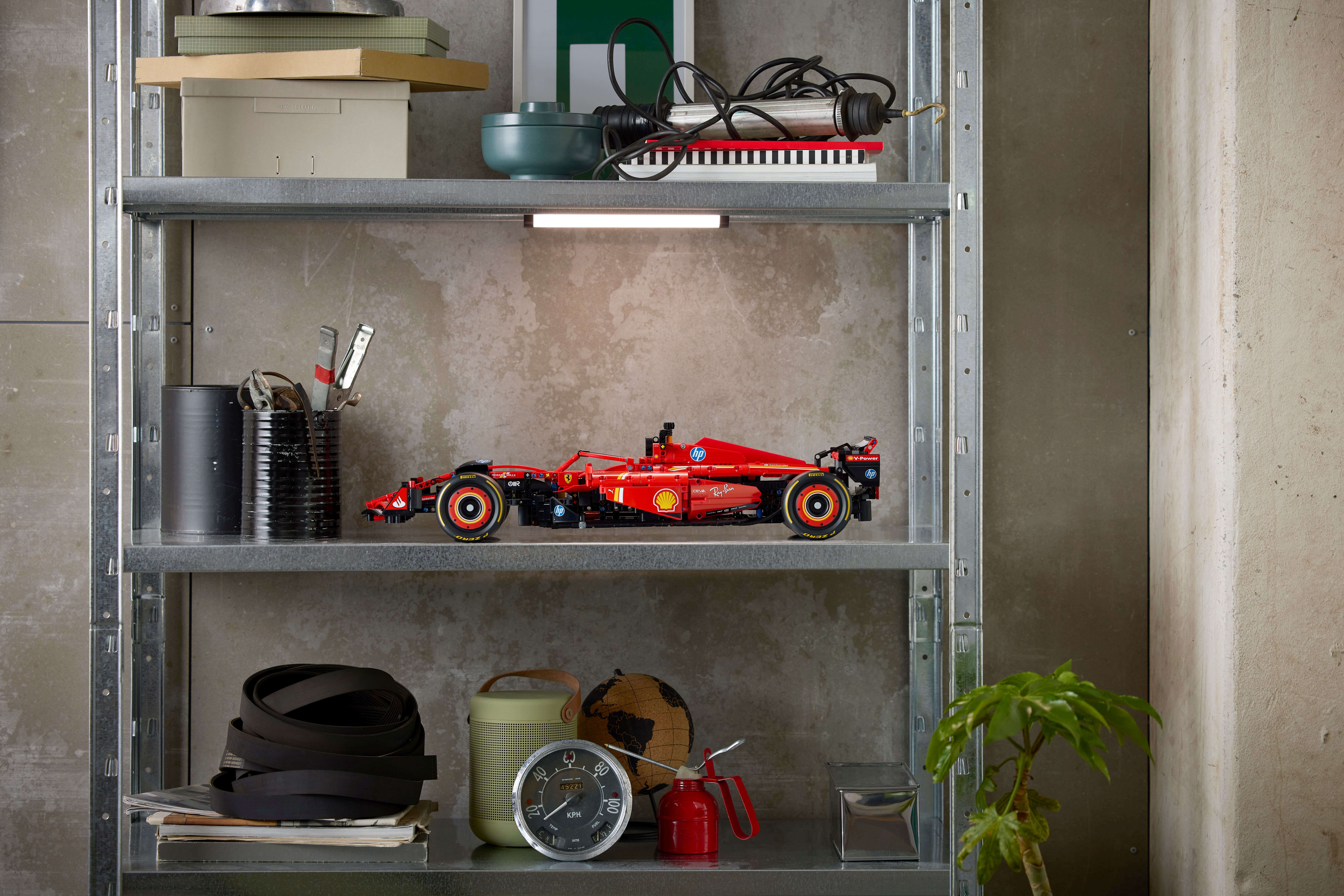 LEGO TECHNIC Rennauto Ferrari SF-24 F1