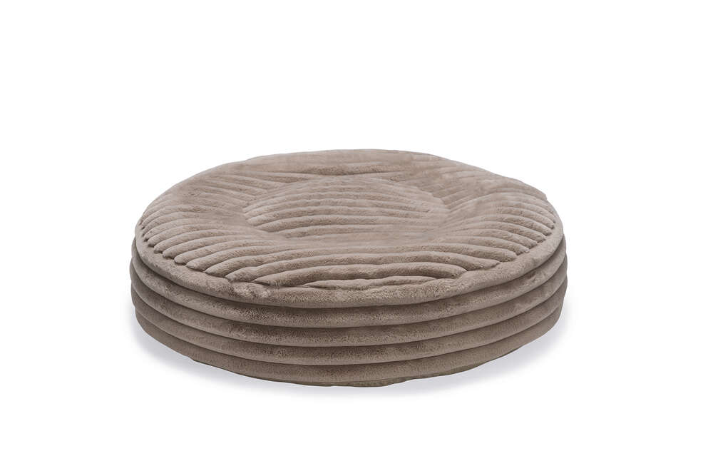 Designed by Lotte Hundekissen Reza Rund