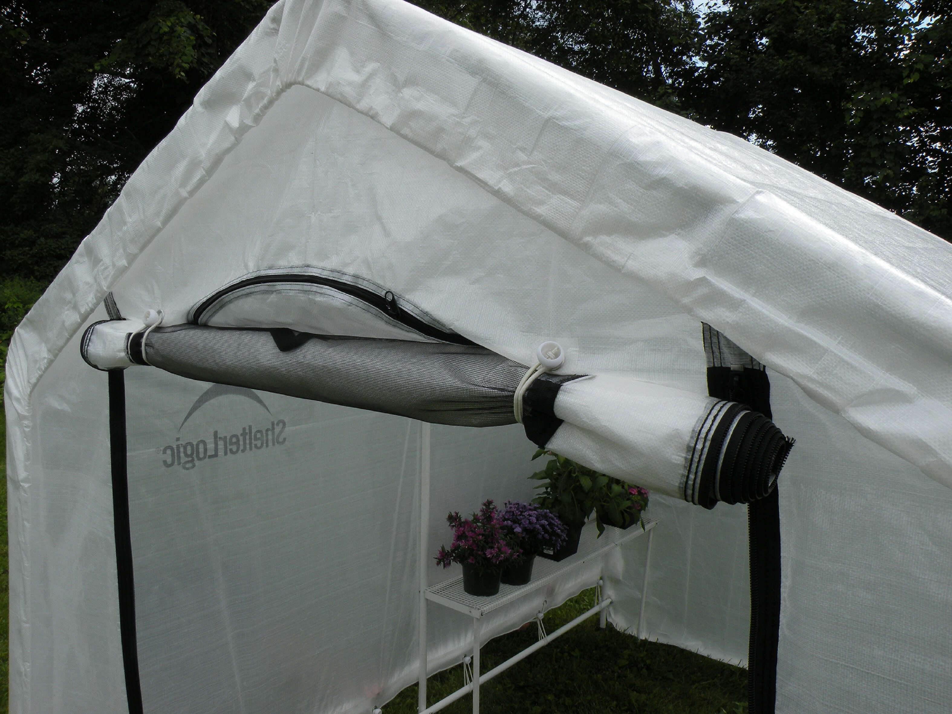 ShelterLogic Gewächshaus mit Regal