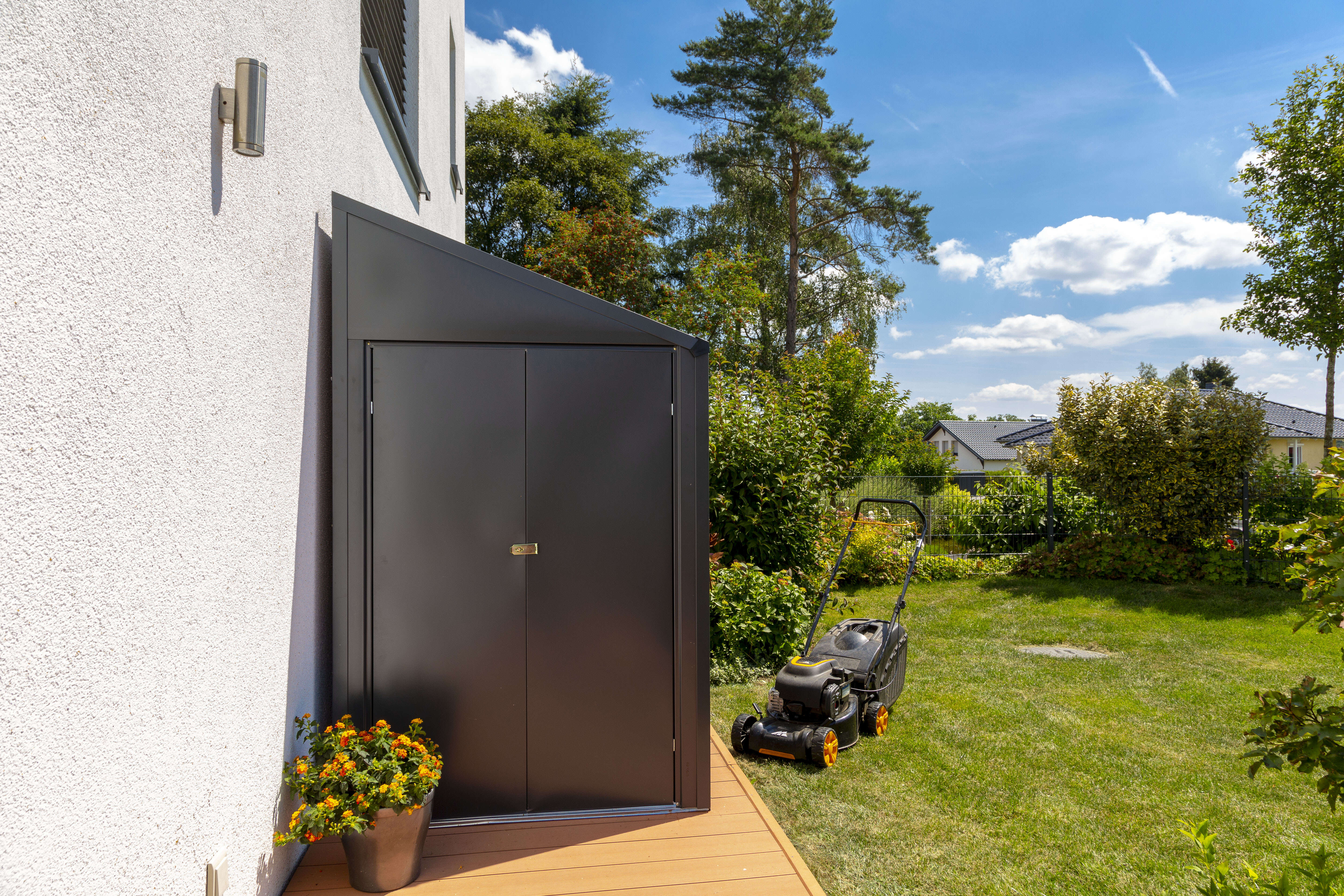 SPACEMAKER Anlehngerätehaus