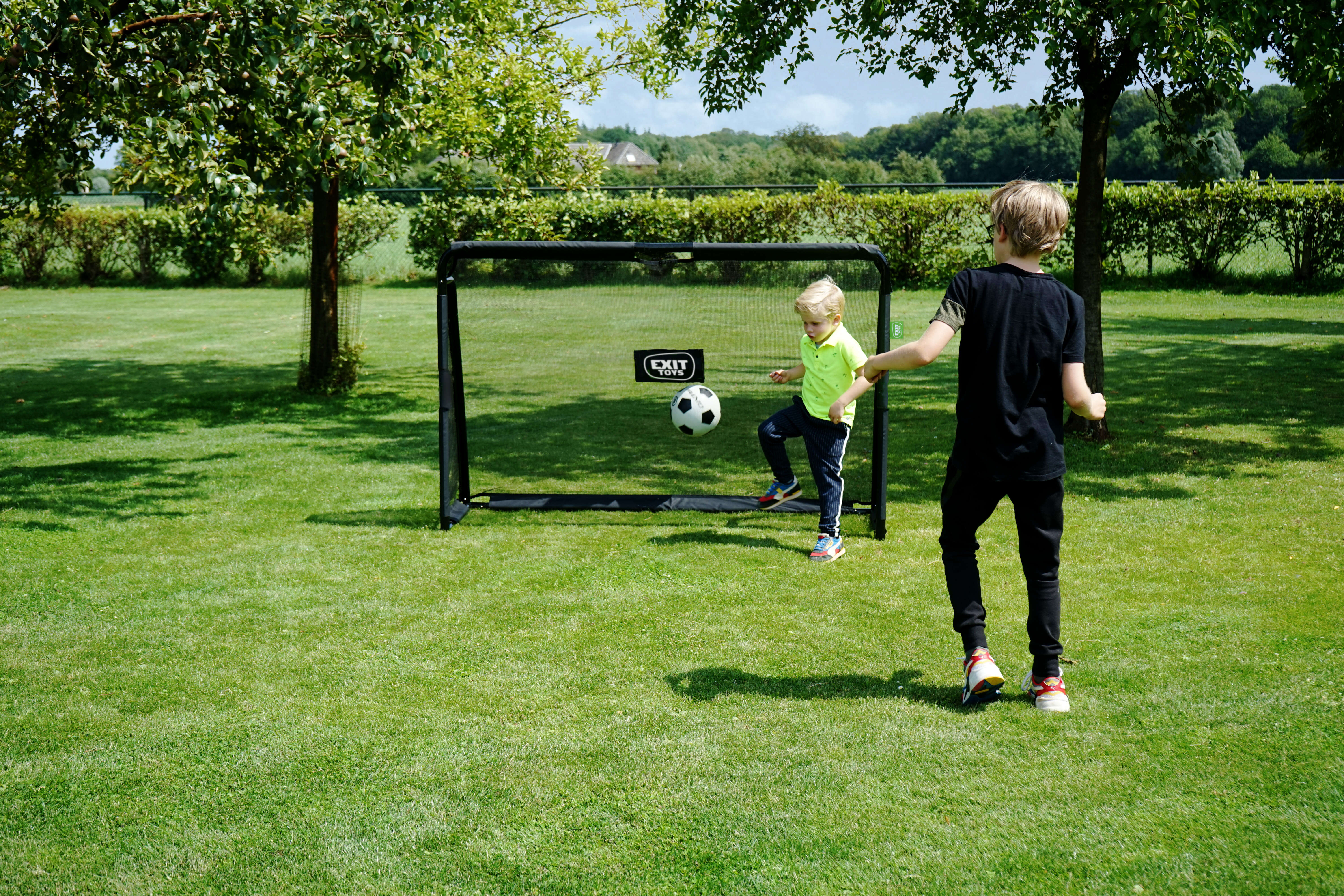 EXIT TOYS Stählernes Fußballtor Maestro mit Torwand