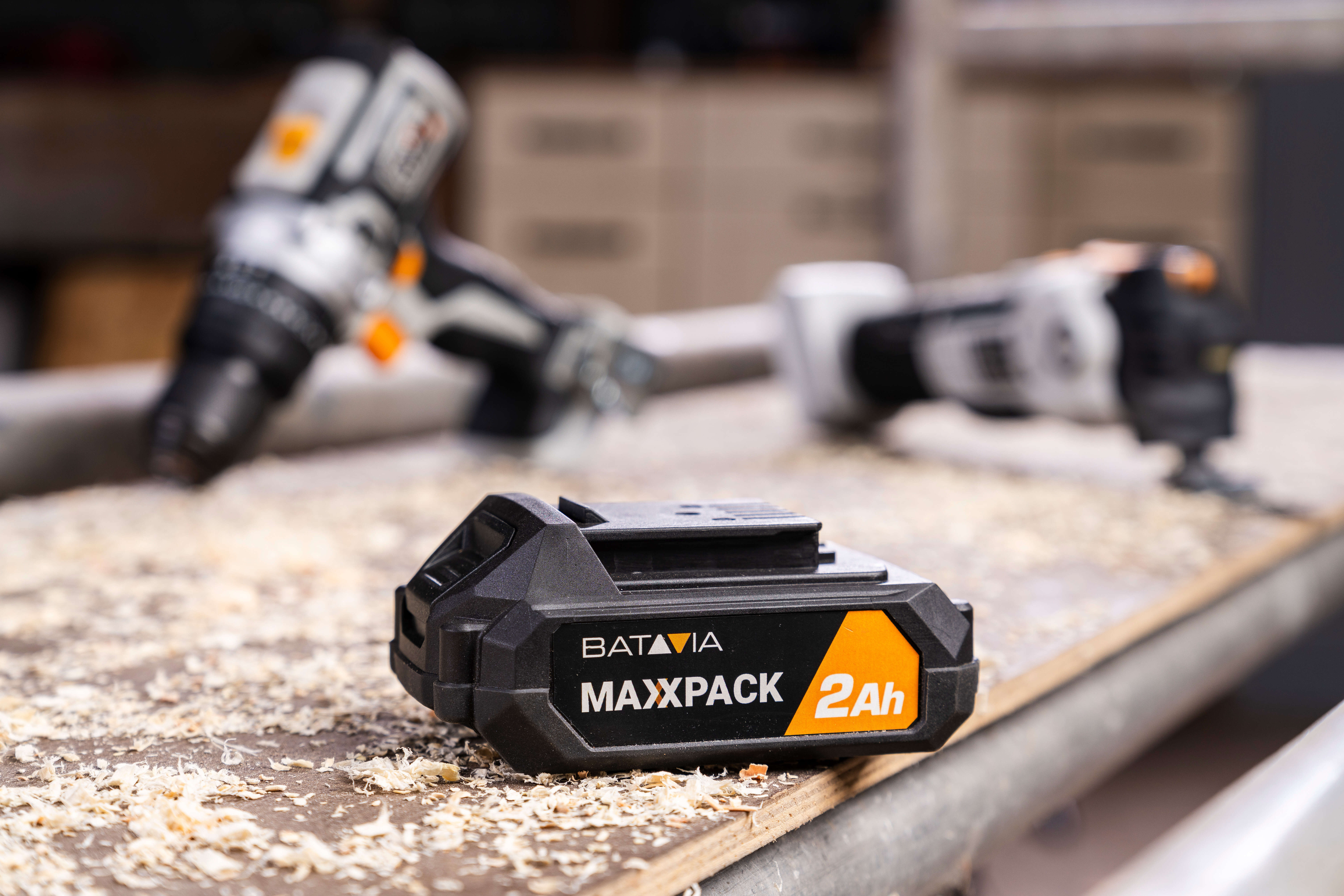BATAVIA Maxxpack 18 Volt Akku 2 Ah und Ladegerät im Set
