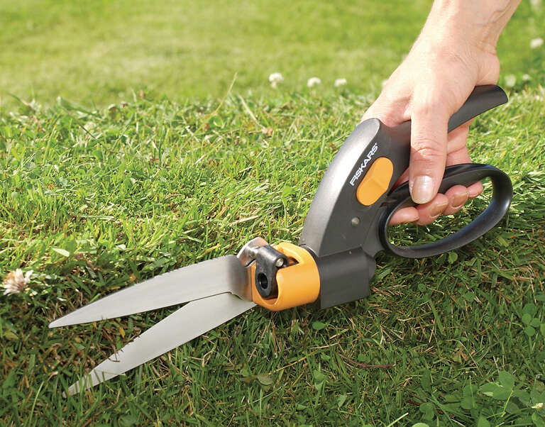 FISKARS Rasenkantenschere "Servo-System", 32 cm
