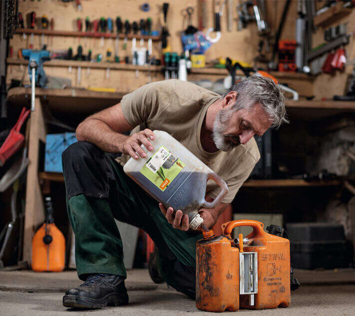 stihl 3 spalten oele und reiniger02 711x633px