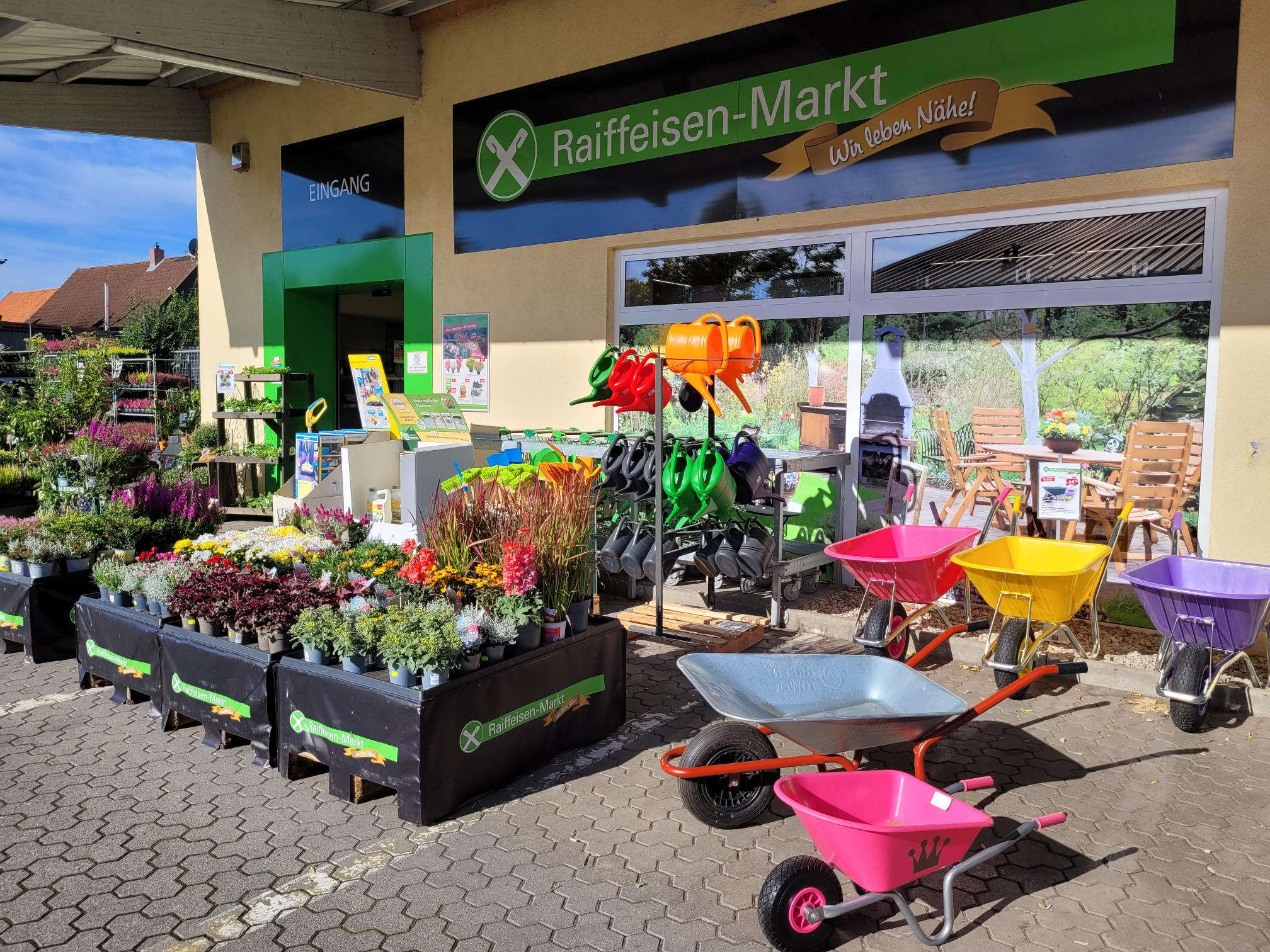 Eingang Raiffeisen Markt Groß Schneen