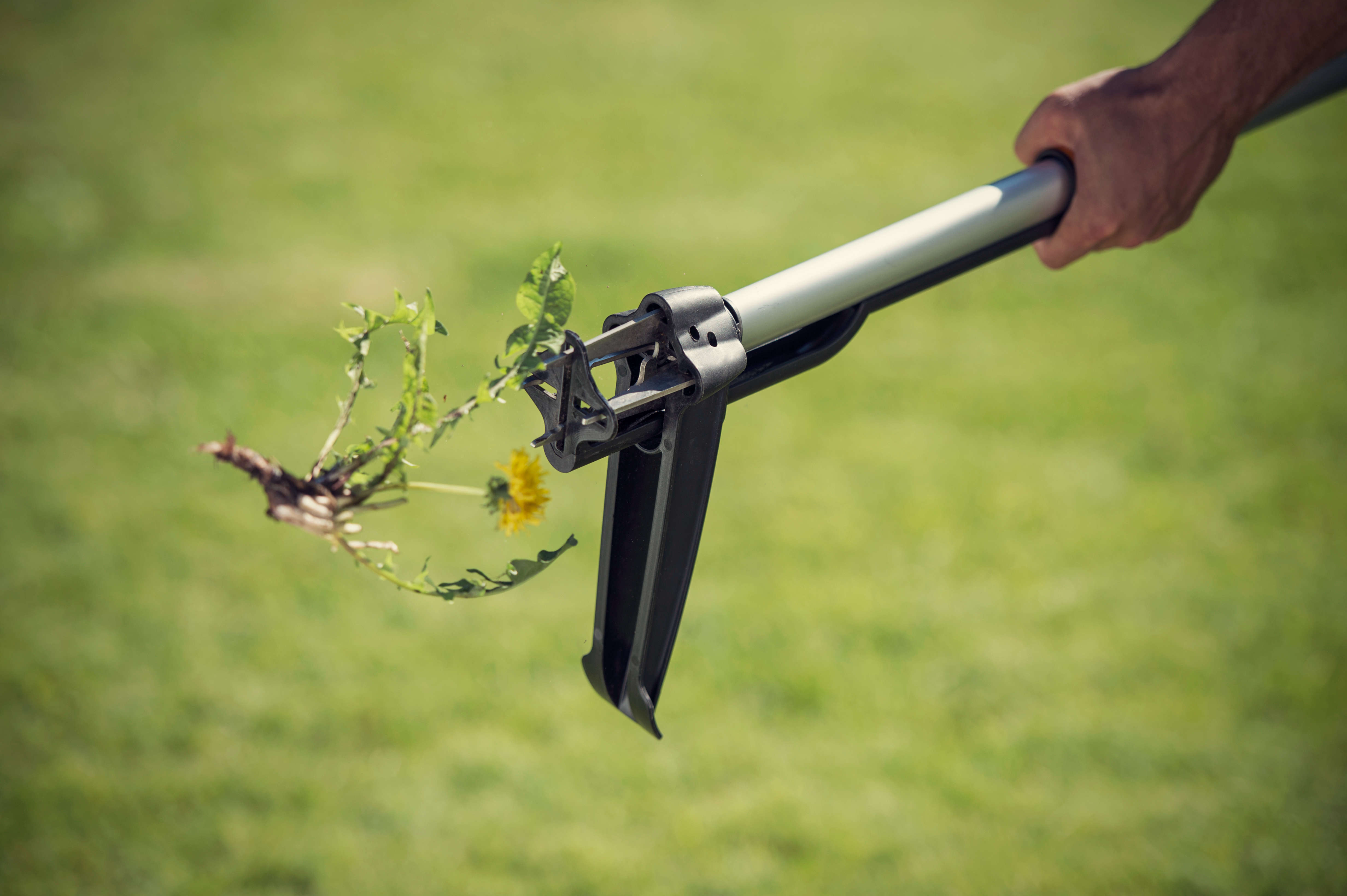 FISKARS SmartFit Teleskop-Unkrautstecher